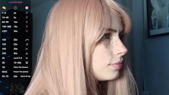 PieraMarch online show from October 2025 07:03:02 PM