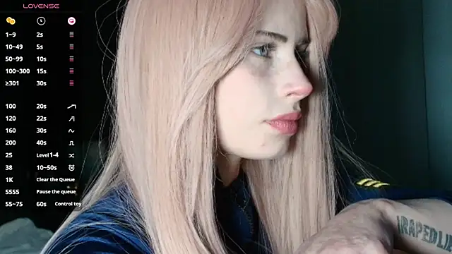 PieraMarch online show from November 2025 07:15:01 PM