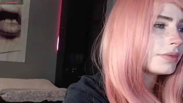 Snapshot of PieraMarch chatting on February 2026 08:04:02 PM PieraMarch online show from February 2026 08:04:02 PM