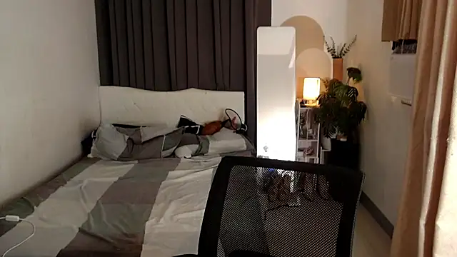 Ur QueenCamilla online show from October 2025 02:35:01 AM