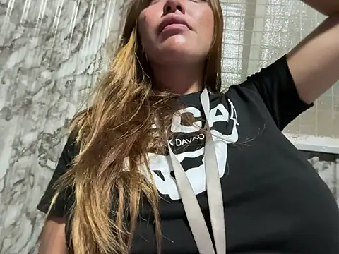 Snapshot of urasianlady chatting on March 2026 03:30:01 PM urasianlady online show from March 2026 03:30:01 PM