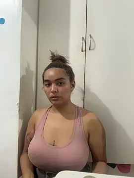 Snapshot of urasianlady chatting on March 2026 04:44:01 PM urasianlady online show from March 2026 04:44:01 PM