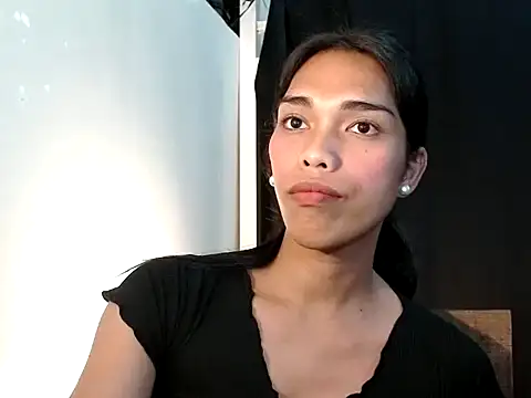 Snapshot of angelaxmonroe chatting on April 2026 04:41:01 PM angelaxmonroe online show from April 2026 04:41:01 PM