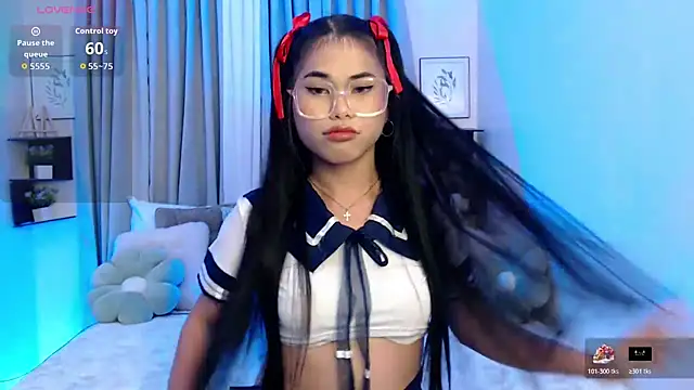 PrettyBlythes TS online show from November 2025 12:16:01 PM