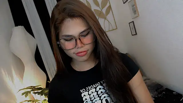 Snapshot of PrettyBlythes_TS chatting on June 2026 03:42:02 PM PrettyBlythes TS online show from June 2026 03:42:02 PM