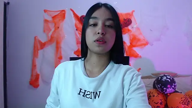 Snapshot of kyra_fox_ chatting on October 2025 01:34:01 PM kyra fox online show from October 2025 01:34:01 PM