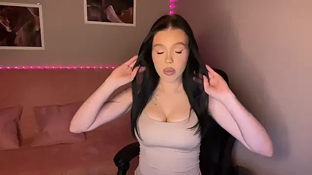 Snapshot of mistress_of_hearts chatting on September 2025 07:35:01 PM mistress of hearts online show from September 2025 07:35:01 PM