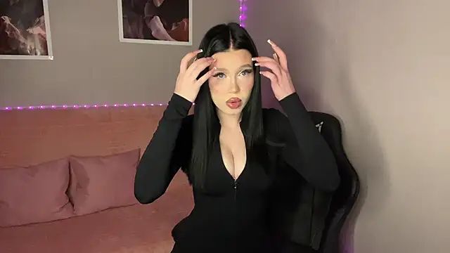 Snapshot of mistress_of_hearts chatting on September 2025 05:44:01 AM mistress of hearts online show from September 2025 05:44:01 AM