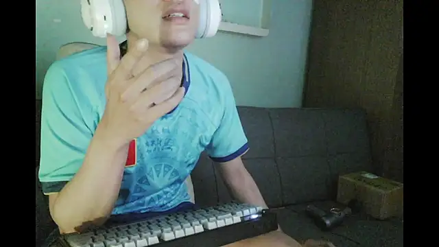 boyhigh1997 online show from June 2026 08:11:02 AM