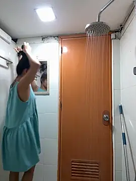 Snapshot of princess_janine chatting on October 2025 09:31:01 AM princess janine online show from October 2025 09:31:01 AM