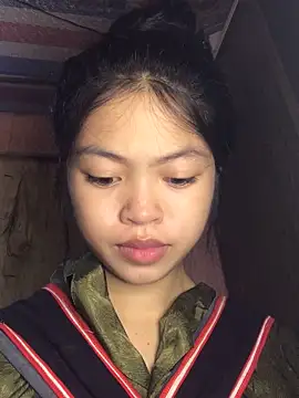 Snapshot of Thy00__ chatting on October 2025 09:32:01 AM Thy00 online show from October 2025 09:32:01 AM