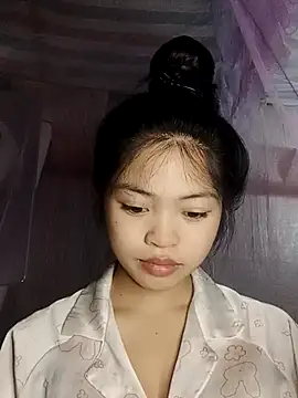 Snapshot of Thy00__ chatting on November 2025 02:33:01 AM Thy00 online show from November 2025 02:33:01 AM