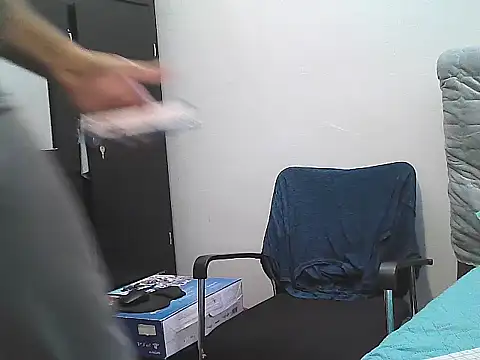 Snapshot of morenocabro10 chatting on October 2025 05:25:01 PM morenocabro10 online show from October 2025 05:25:01 PM