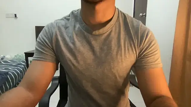 Hotmaskedboi online show from October 2025 05:40:02 PM