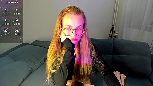 Snapshot of MewStella chatting on September 2025 04:56:01 PM MewStella online show from September 2025 04:56:01 PM