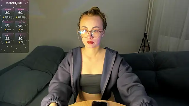 Snapshot of MewStella chatting on October 2025 09:10:02 PM MewStella online show from October 2025 09:10:02 PM