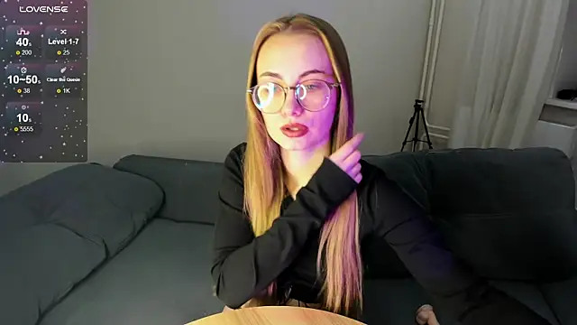 Snapshot of MewStella chatting on October 2025 07:14:02 PM MewStella online show from October 2025 07:14:02 PM