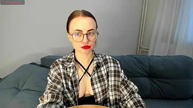 MewStella online show from March 2026 11:27:01 AM