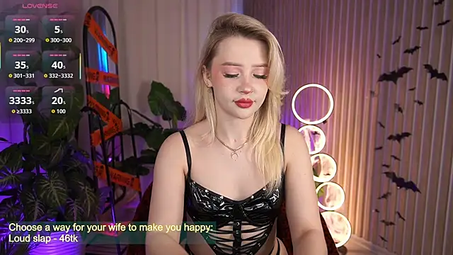 LauraWifeness online show from October 2025 06:39:02 AM