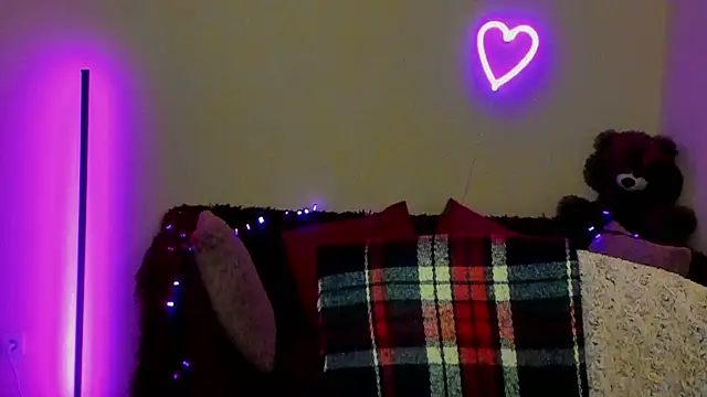 Alicia love00 online show from April 2026 05:25:01 AM