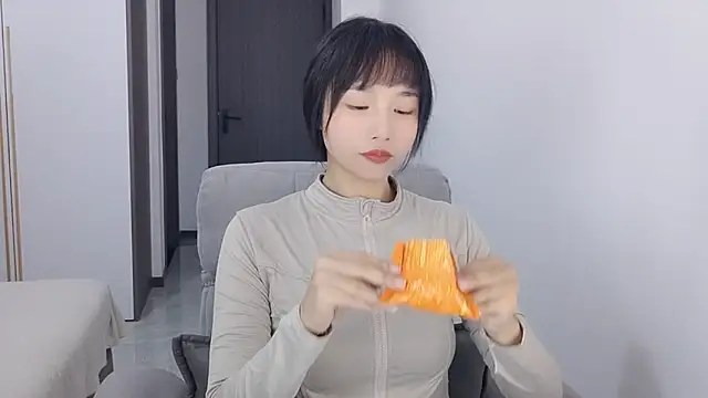 Snapshot of Lisa-3333 chatting on November 2025 02:15:01 PM Lisa-3333 online show from November 2025 02:15:01 PM