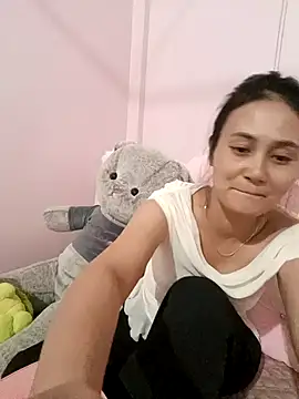 Snapshot of Jun-Mzzz chatting on October 2025 06:03:02 AM Jun-Mzzz online show from October 2025 06:03:02 AM