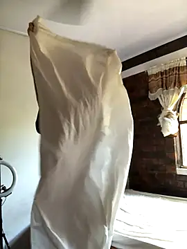 Luxx 14 online show from October 2025 07:23:02 PM