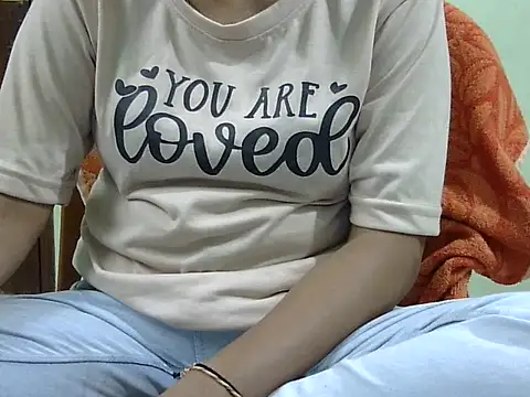 CHAMELI4747 online show from September 2025 09:23:02 AM