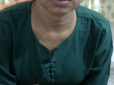 CHAMELI4747 online show from May 2026 01:48:01 PM