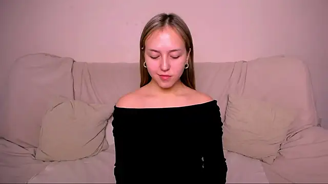 Snapshot of CindySparkl chatting on March 2026 03:57:02 AM CindySparkl online show from March 2026 03:57:02 AM