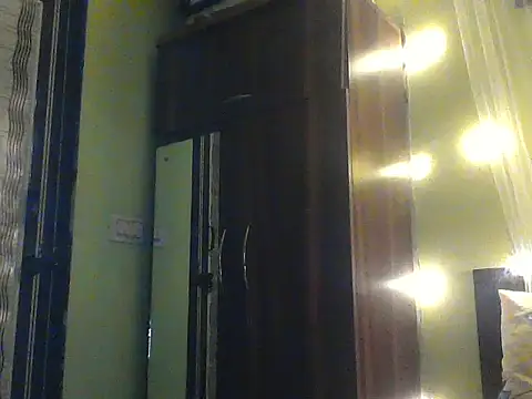 mickle james online show from November 2025 08:19:01 PM