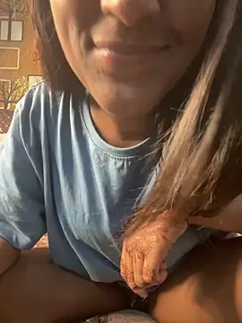 Snapshot of mickle_james chatting on March 2026 07:30:01 PM mickle james online show from March 2026 07:30:01 PM