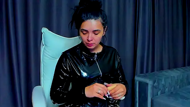 Snapshot of DevashaQueenX chatting on September 2025 07:02:01 AM DevashaQueenX online show from September 2025 07:02:01 AM