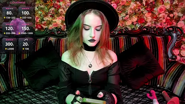 Snapshot of EllieMori chatting on December 2025 07:59:01 AM EllieMori online show from December 2025 07:59:01 AM