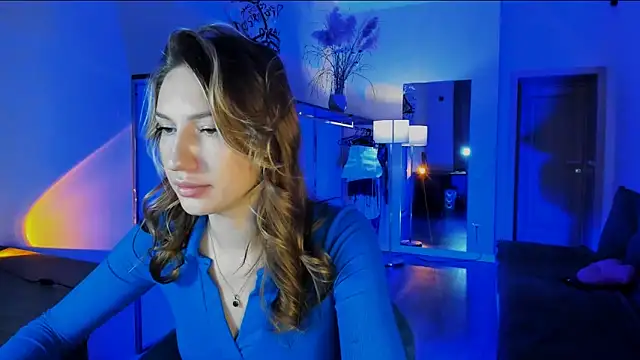 MariGven online show from November 2025 01:44:02 PM