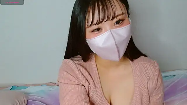 Snapshot of YUMI_T chatting on February 2026 12:12:01 PM YUMI T online show from February 2026 12:12:01 PM