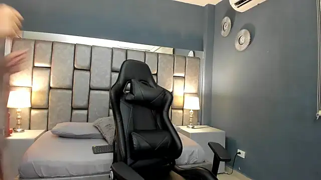 Cata Joness online show from October 2025 04:04:01 AM