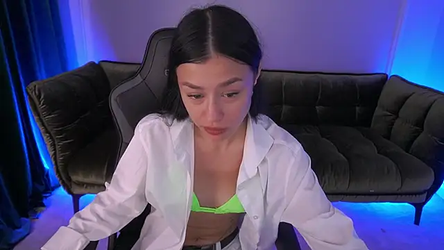 Snapshot of FataleNellie chatting on September 2025 08:00:02 PM FataleNellie online show from September 2025 08:00:02 PM