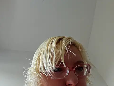 VikaKing online show from November 2025 09:45:01 AM