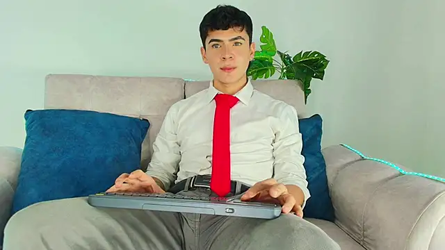 CamiiGuzmanX online show from October 2025 08:04:01 PM