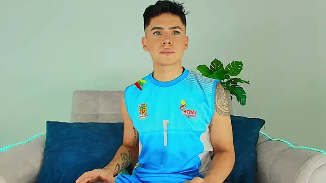 CamiiGuzmanX online show from October 2025 09:12:02 PM