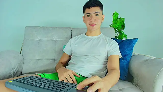 CamiiGuzmanX online show from October 2025 11:26:02 PM