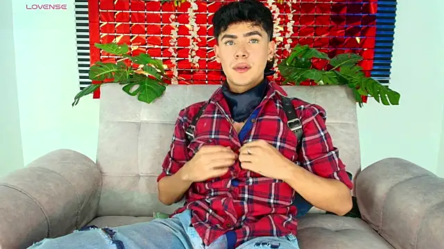 CamiiGuzmanX online show from February 2026 08:26:02 PM