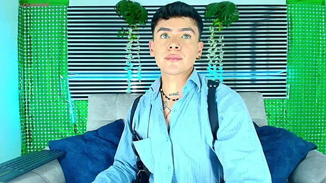 CamiiGuzmanX online show from March 2026 08:23:01 PM