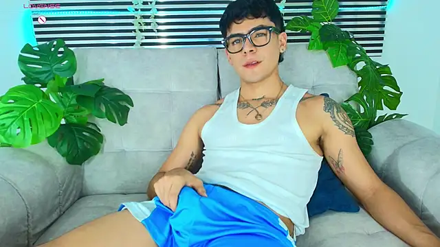 CamiiGuzmanX online show from April 2026 10:16:01 PM