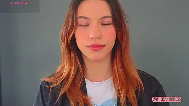 Snapshot of AntonellaaRossii chatting on February 2026 01:22:02 PM AntonellaaRossii online show from February 2026 01:22:02 PM