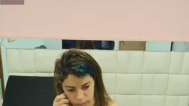 Snapshot of gisell_gomez chatting on November 2025 12:05:02 PM gisell gomez online show from November 2025 12:05:02 PM