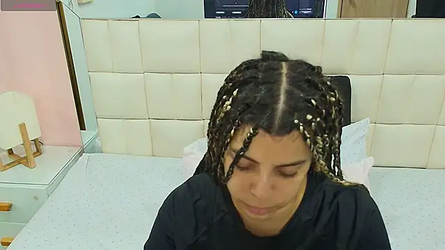 Snapshot of gisell_gomez chatting on December 2025 12:43:02 PM gisell gomez online show from December 2025 12:43:02 PM