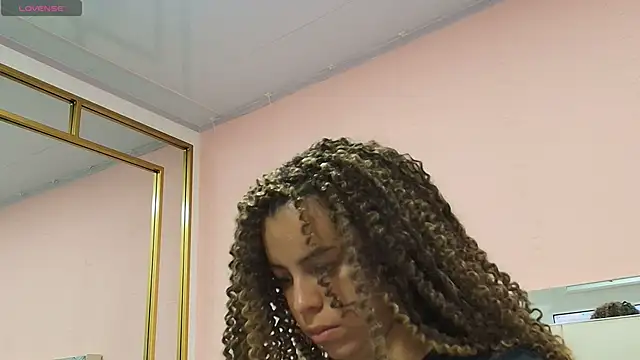 Snapshot of gisell_gomez chatting on January 2026 01:26:01 PM gisell gomez online show from January 2026 01:26:01 PM