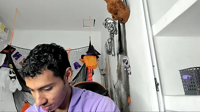 jhosep hamilton online show from October 2025 12:20:01 PM